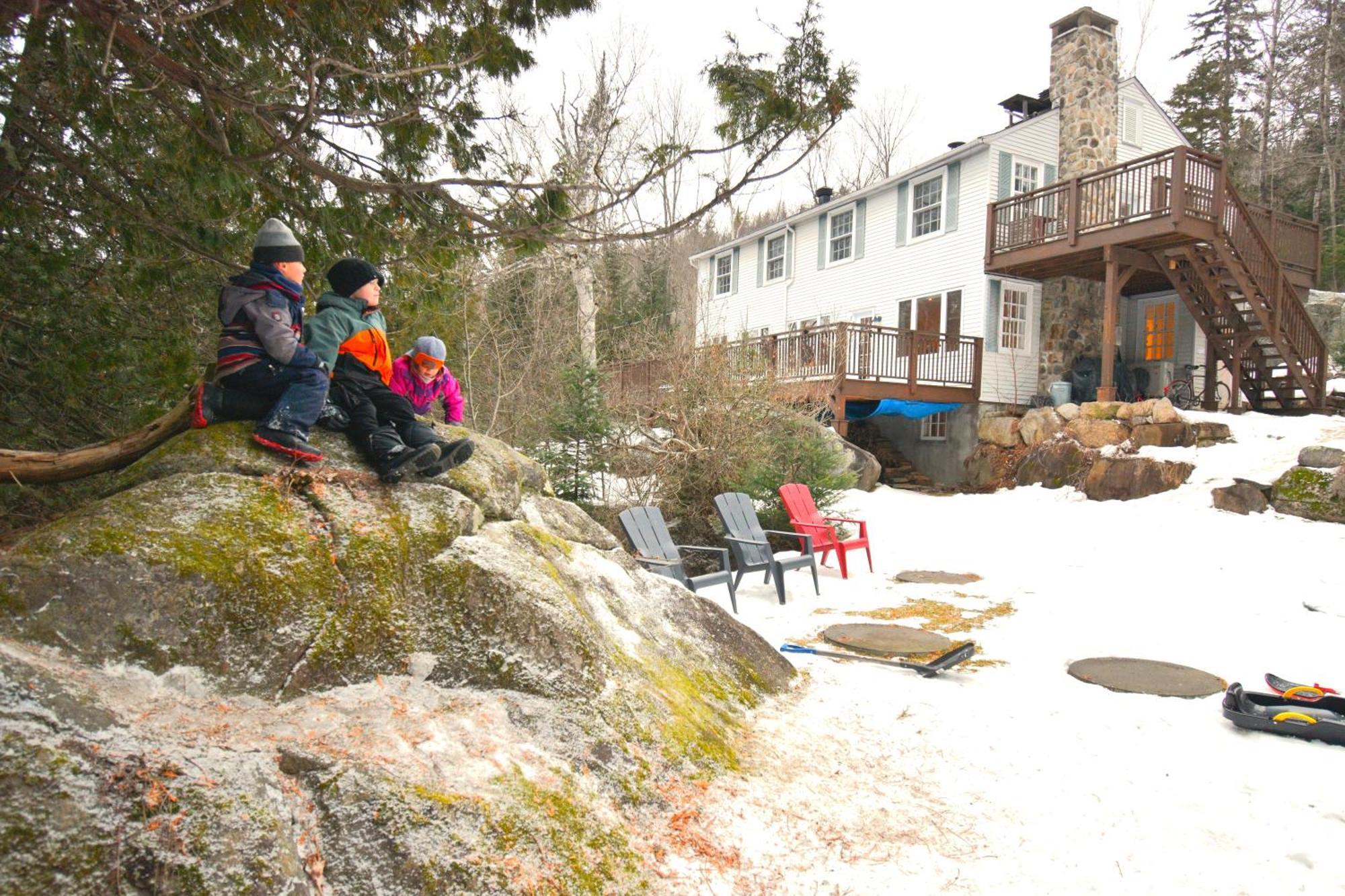 Le Partage Lodge: Destination Plein Air Et Sociale Val-Morin Экстерьер фото